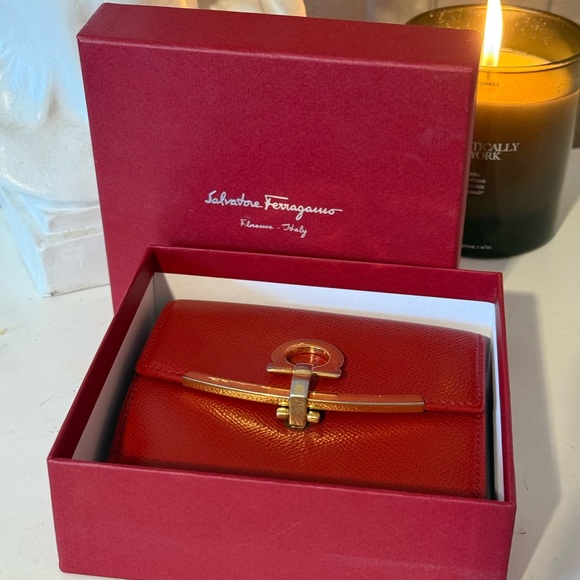 Salvatore Ferragamo Gancini Red Leather Wallet with the Box - Picture 4 of 12